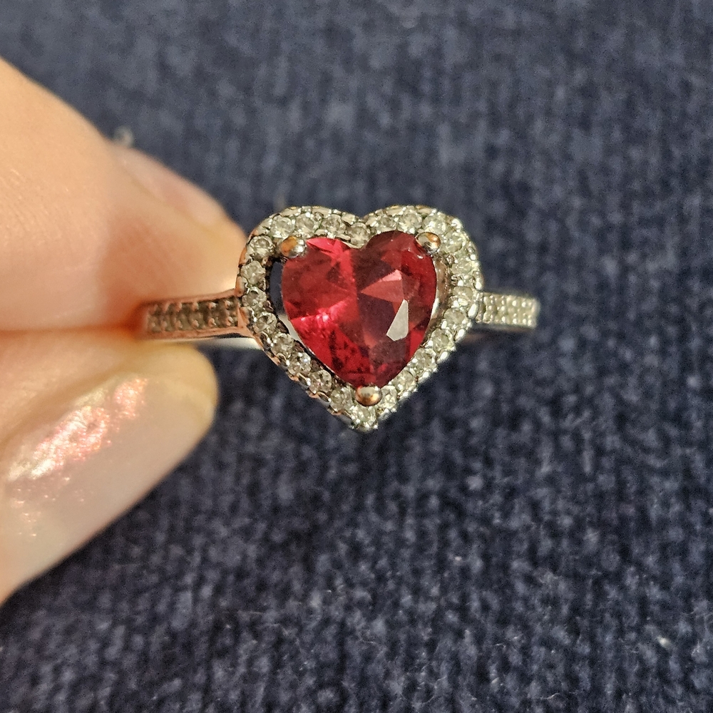 🌟HOST PICK🌟 Radiant Heart Red Gemstone Ring SIZE 7.